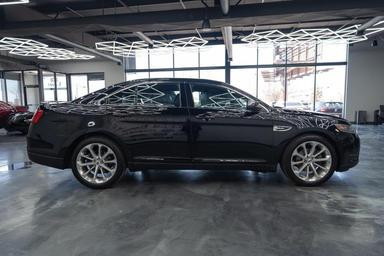 Ford Taurus Limited AWD 2018