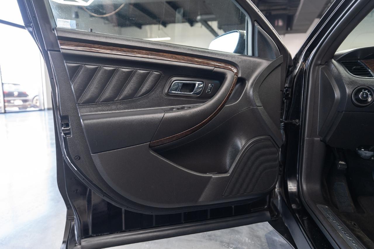 Ford Taurus Limited AWD 2018