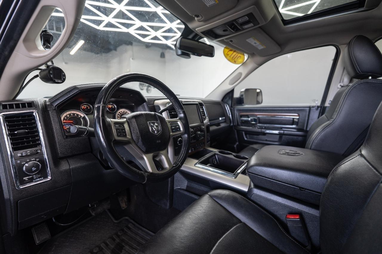 RAM 3500 Laramie Mega Cab 4WD DRW 2015