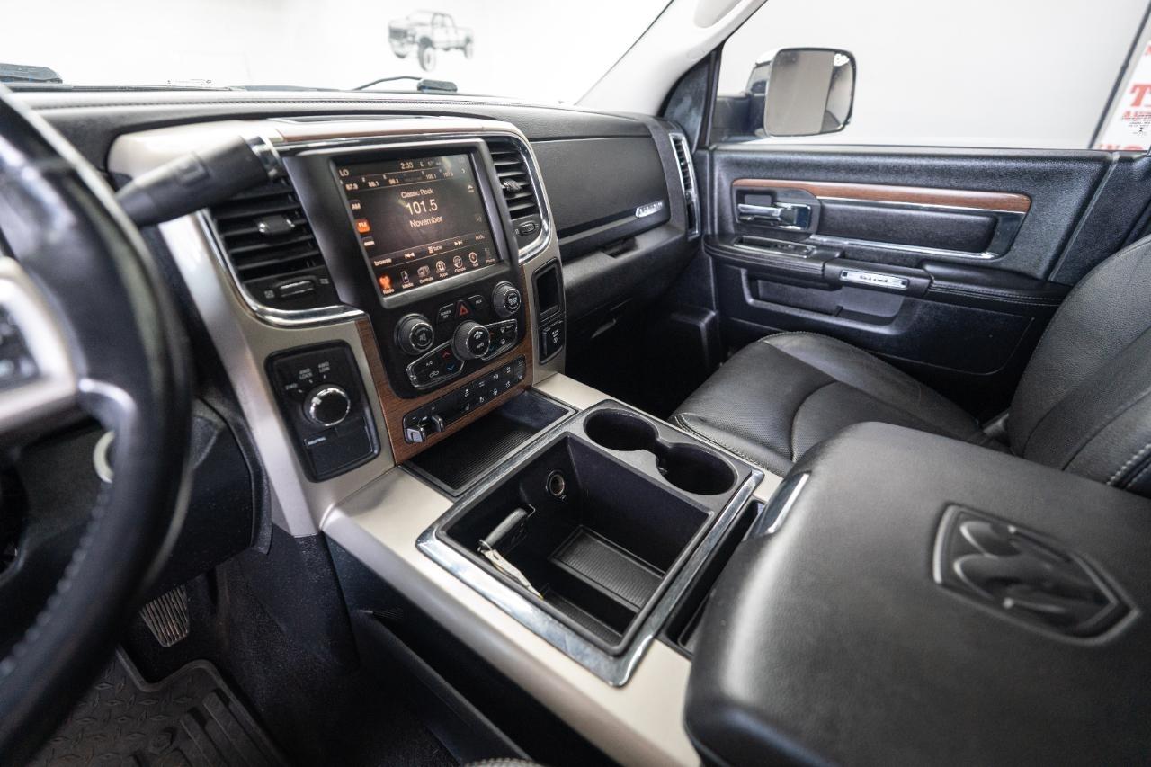 RAM 3500 Laramie Mega Cab 4WD DRW 2015
