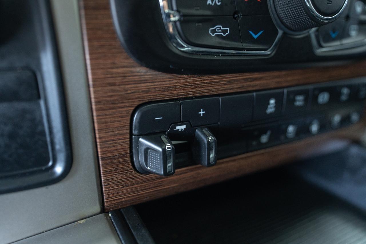 RAM 3500 Laramie Mega Cab 4WD DRW 2015