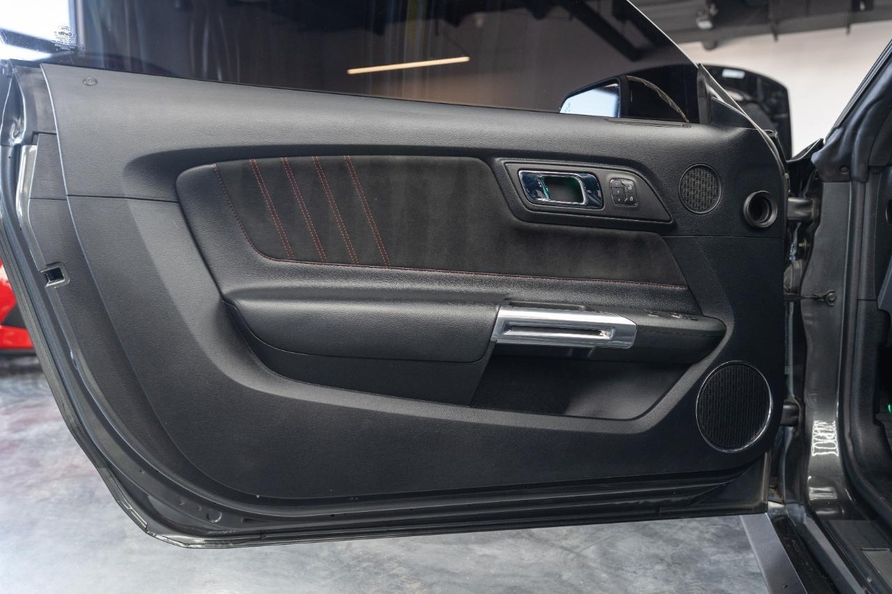 Ford Mustang GT Premium Coupe 2016