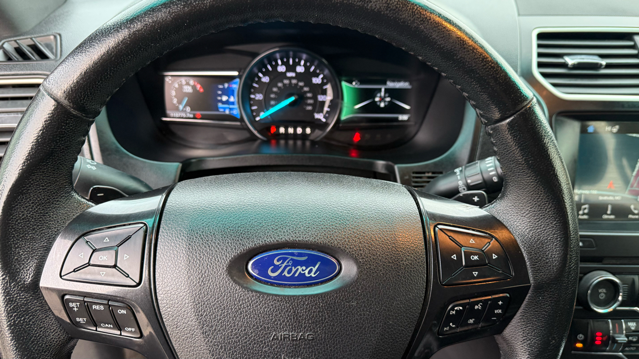 Ford Explorer FWD 4dr XLT 2017