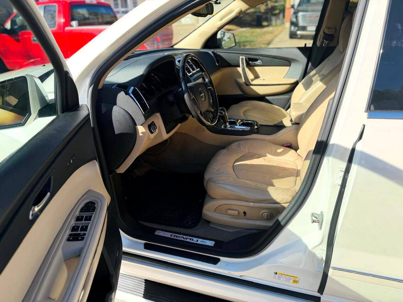 GMC Acadia Denali AWD 2012