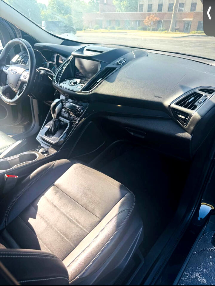 Ford Escape Titanium 4D SUV AWD 2014