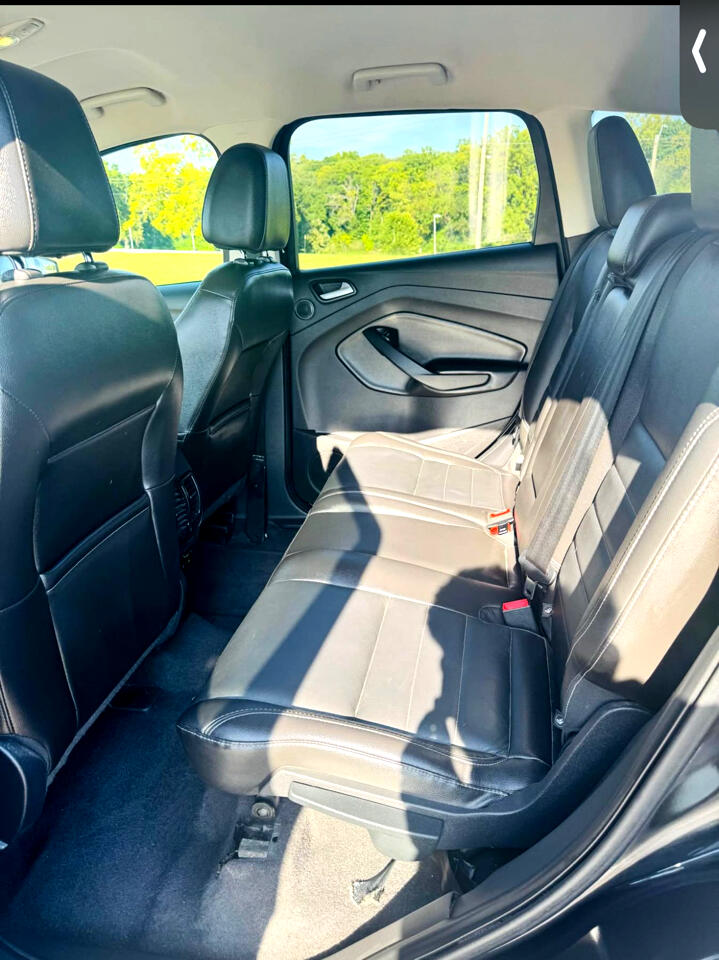 Ford Escape Titanium 4D SUV AWD 2014