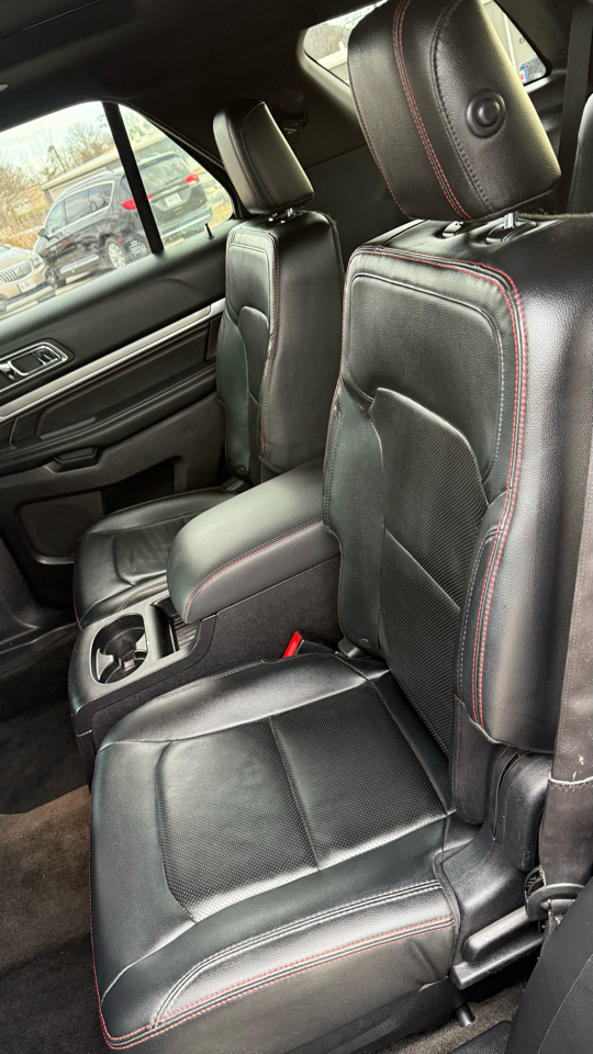 Ford Explorer Sport 4D SUV 4WD 2016