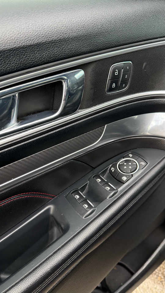 Ford Explorer Sport 4D SUV 4WD 2016