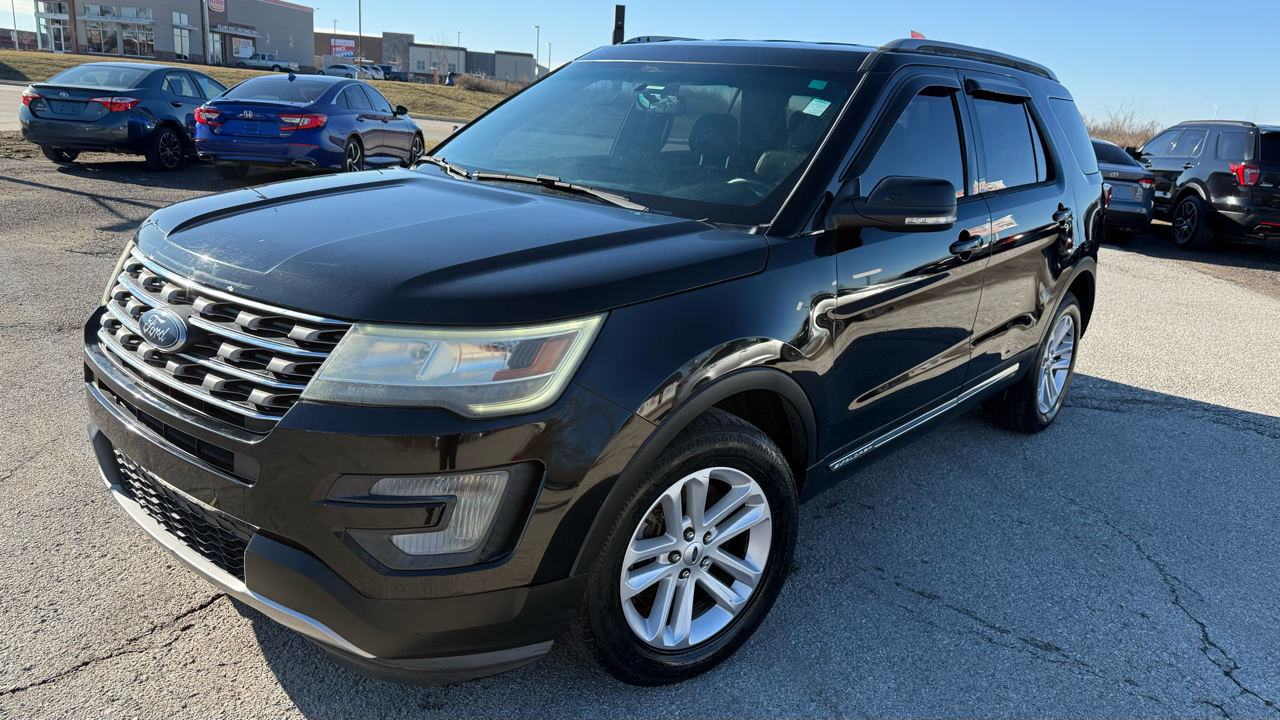 Ford Explorer XLT 4D SUV FWD 2016