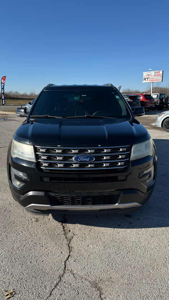 Ford Explorer XLT 4D SUV FWD 2016