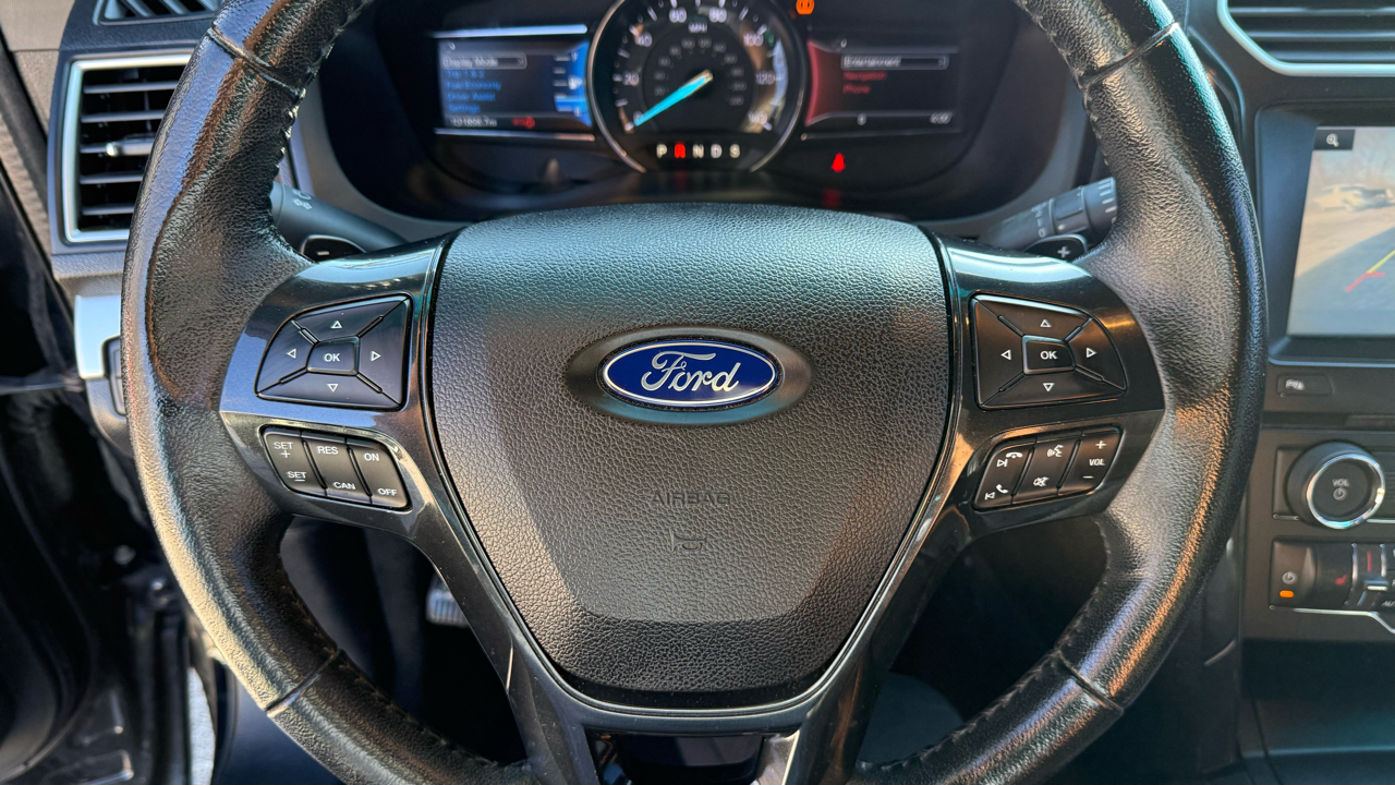 Ford Explorer XLT 4D SUV FWD 2016