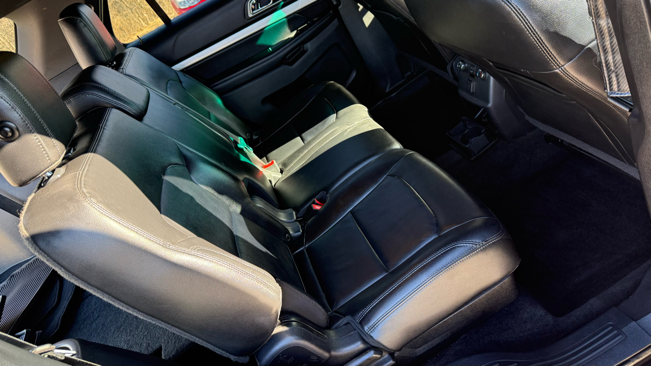 Ford Explorer XLT 4D SUV FWD 2016