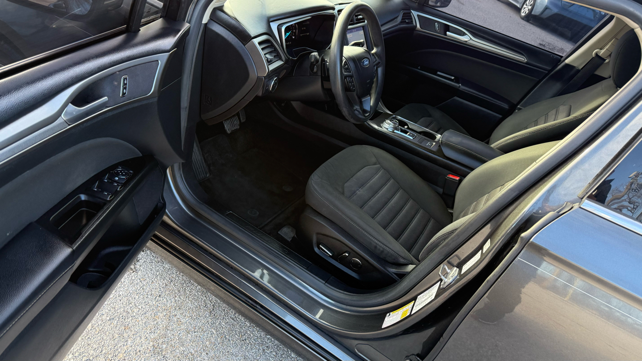 Ford Fusion 4dr Sdn I4 SE FWD 2017