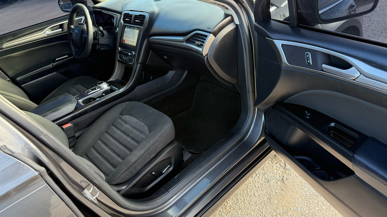 Ford Fusion 4dr Sdn I4 SE FWD 2017