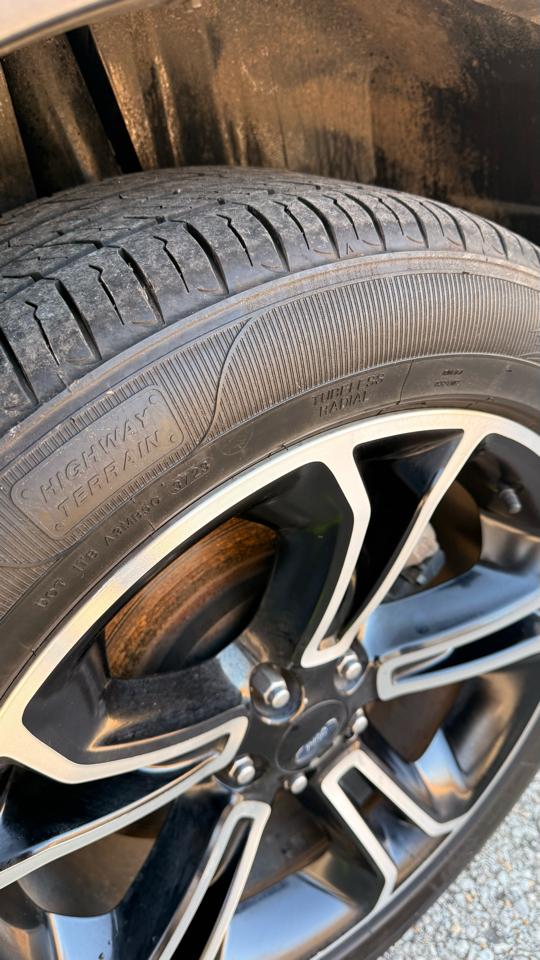 Ford Explorer Sport 4D SUV 4WD 2015