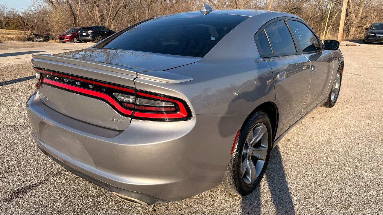 Dodge Charger 4dr Sdn SXT RWD 2016