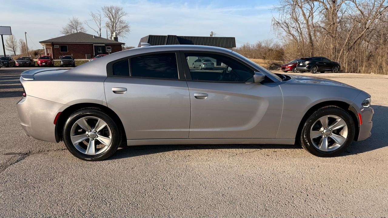 Dodge Charger 4dr Sdn SXT RWD 2016