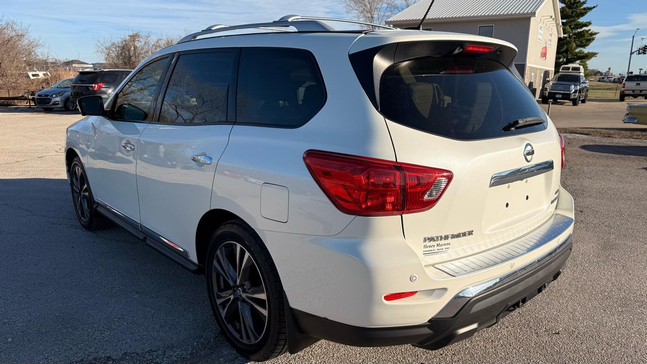 Nissan Pathfinder Platinum 4D SUV 4WD 2017