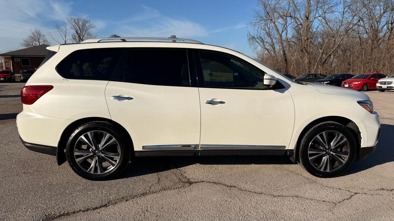 Nissan Pathfinder Platinum 4D SUV 4WD 2017