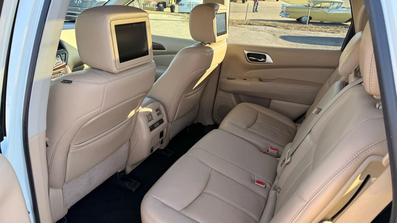 Nissan Pathfinder Platinum 4D SUV 4WD 2017