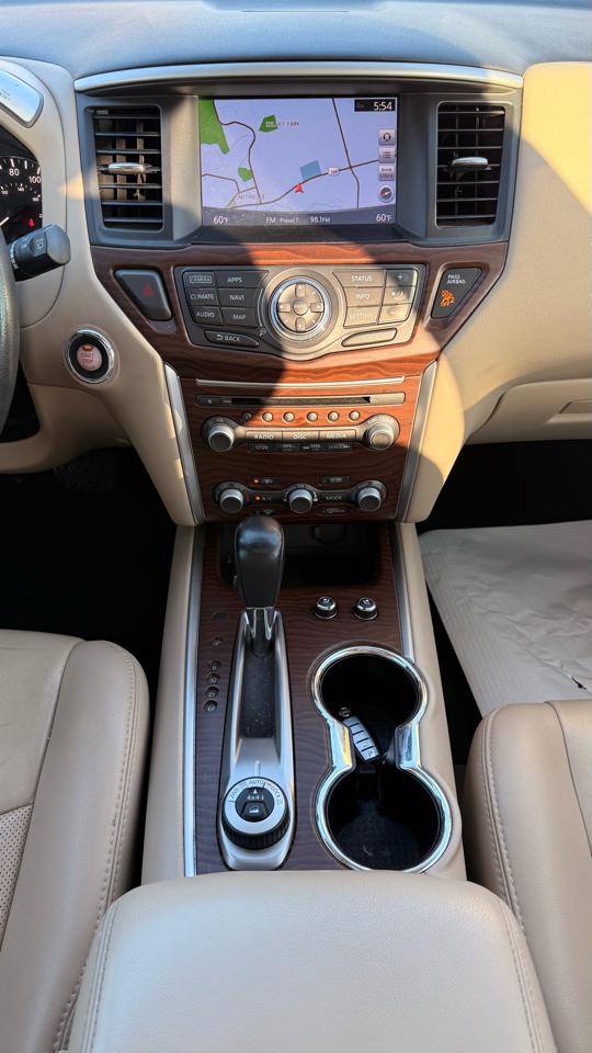 Nissan Pathfinder Platinum 4D SUV 4WD 2017