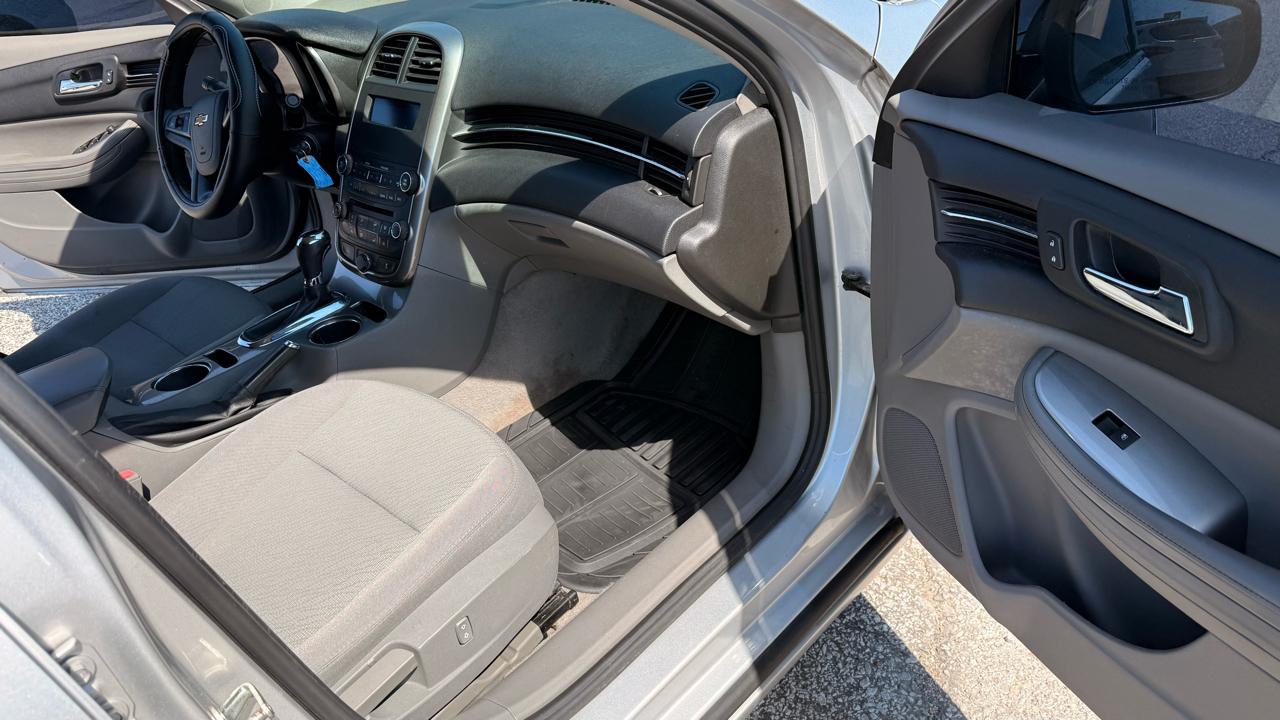 Chevrolet Malibu 4dr Sdn LS 2014