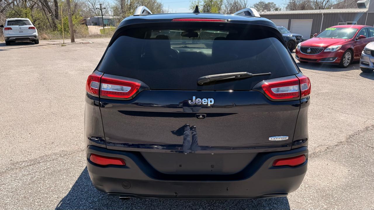 Jeep Cherokee Latitude FWD 2015