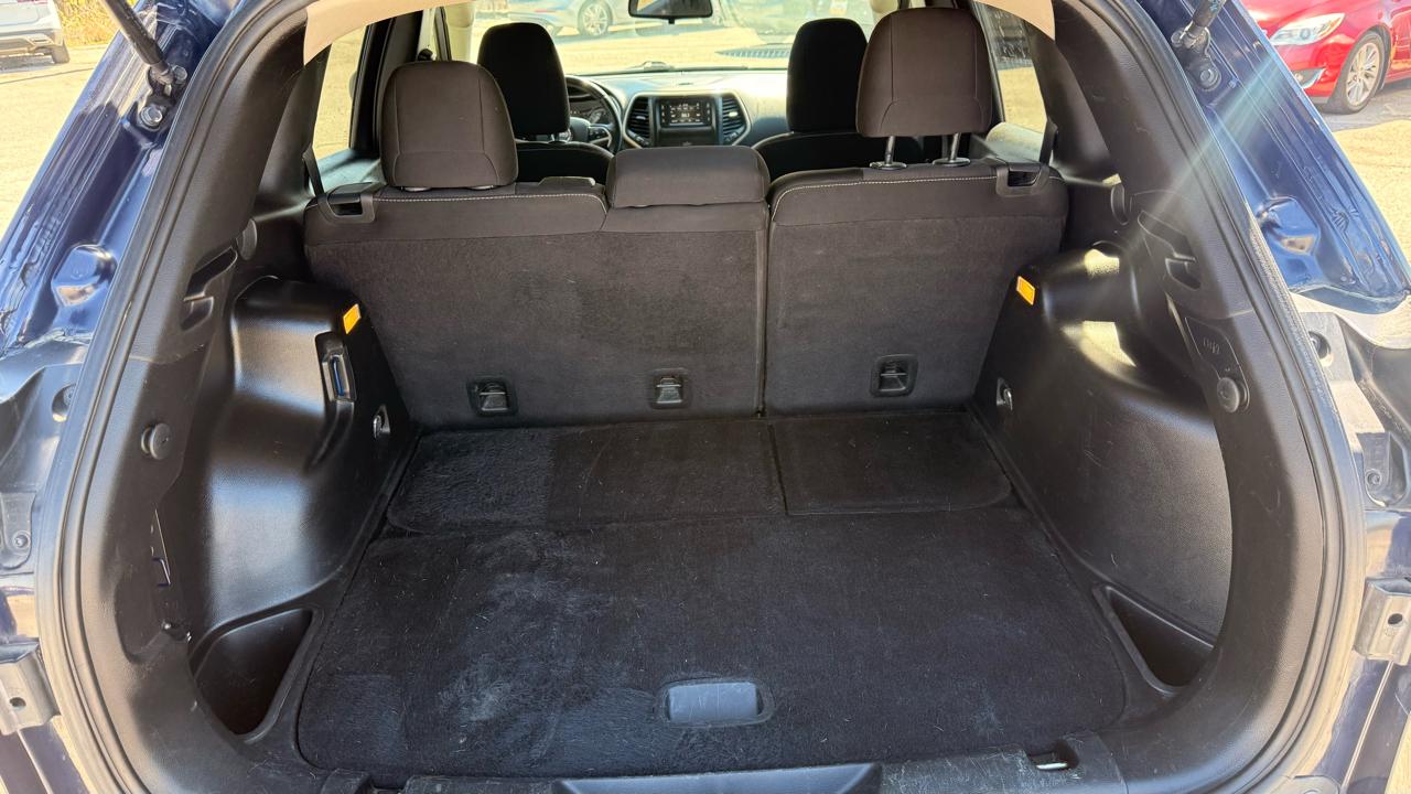 Jeep Cherokee Latitude FWD 2015