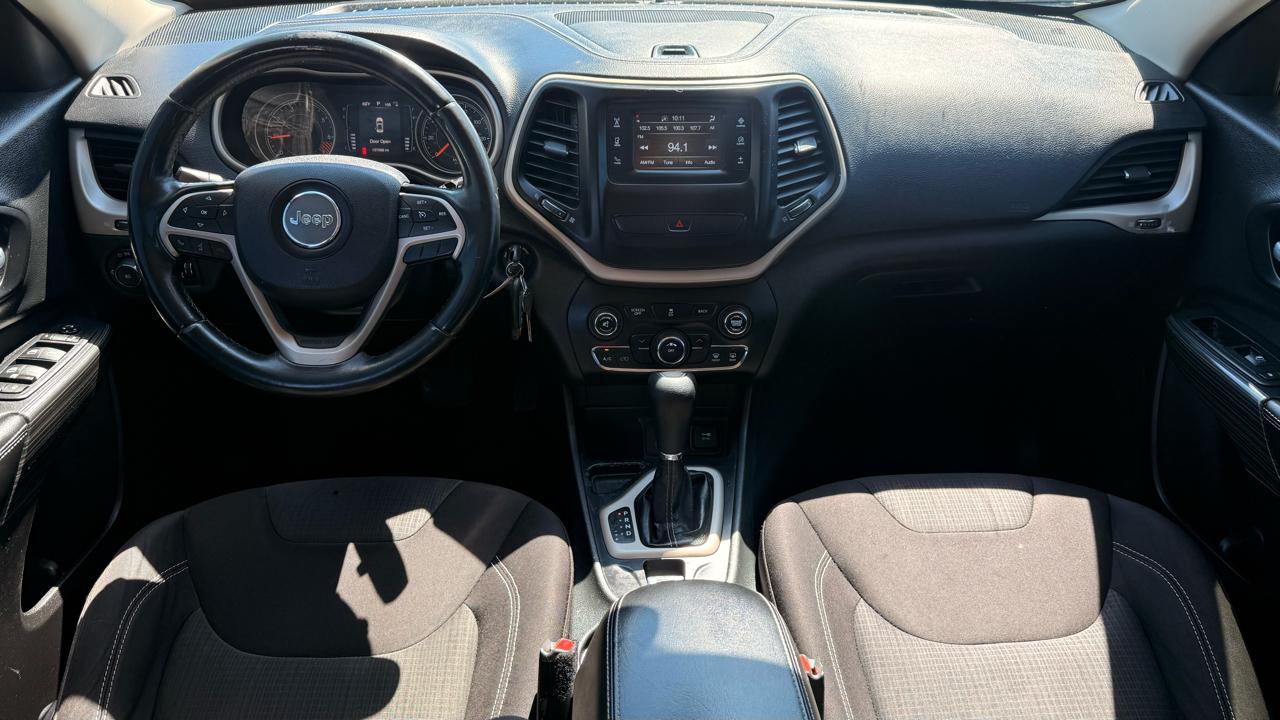 Jeep Cherokee Latitude FWD 2015