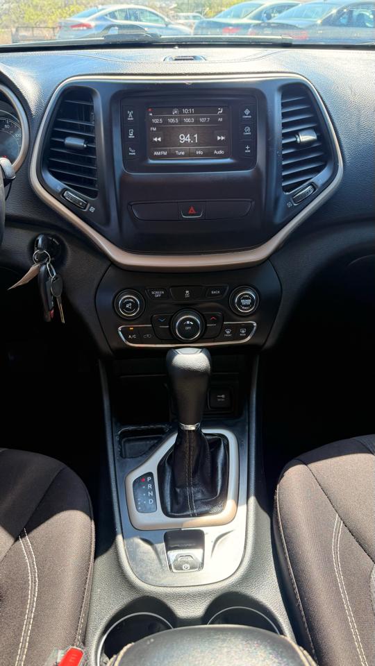 Jeep Cherokee Latitude FWD 2015