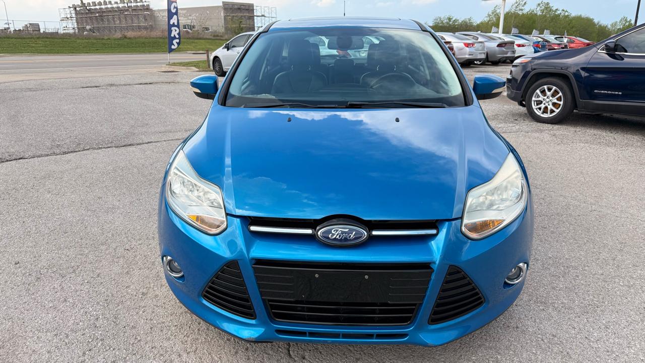 Ford Focus 4dr Sdn SEL 2012