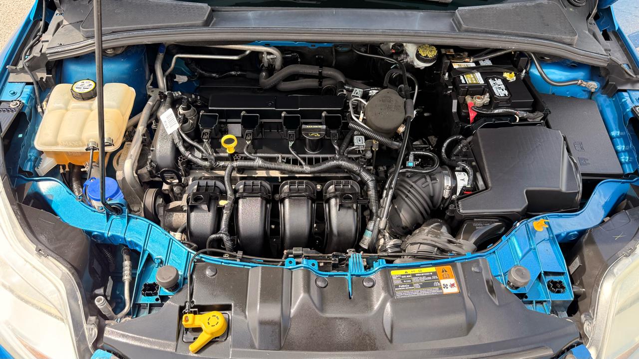 Ford Focus 4dr Sdn SEL 2012