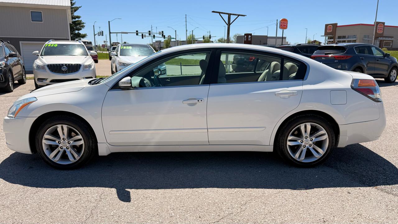 Nissan Altima 3.5 SR Sedan 2012