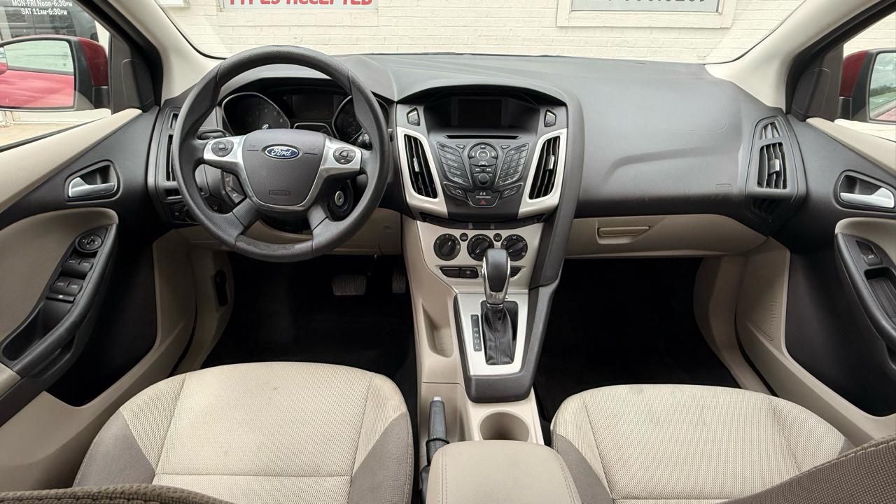 Ford Focus 4dr Sdn SE 2014