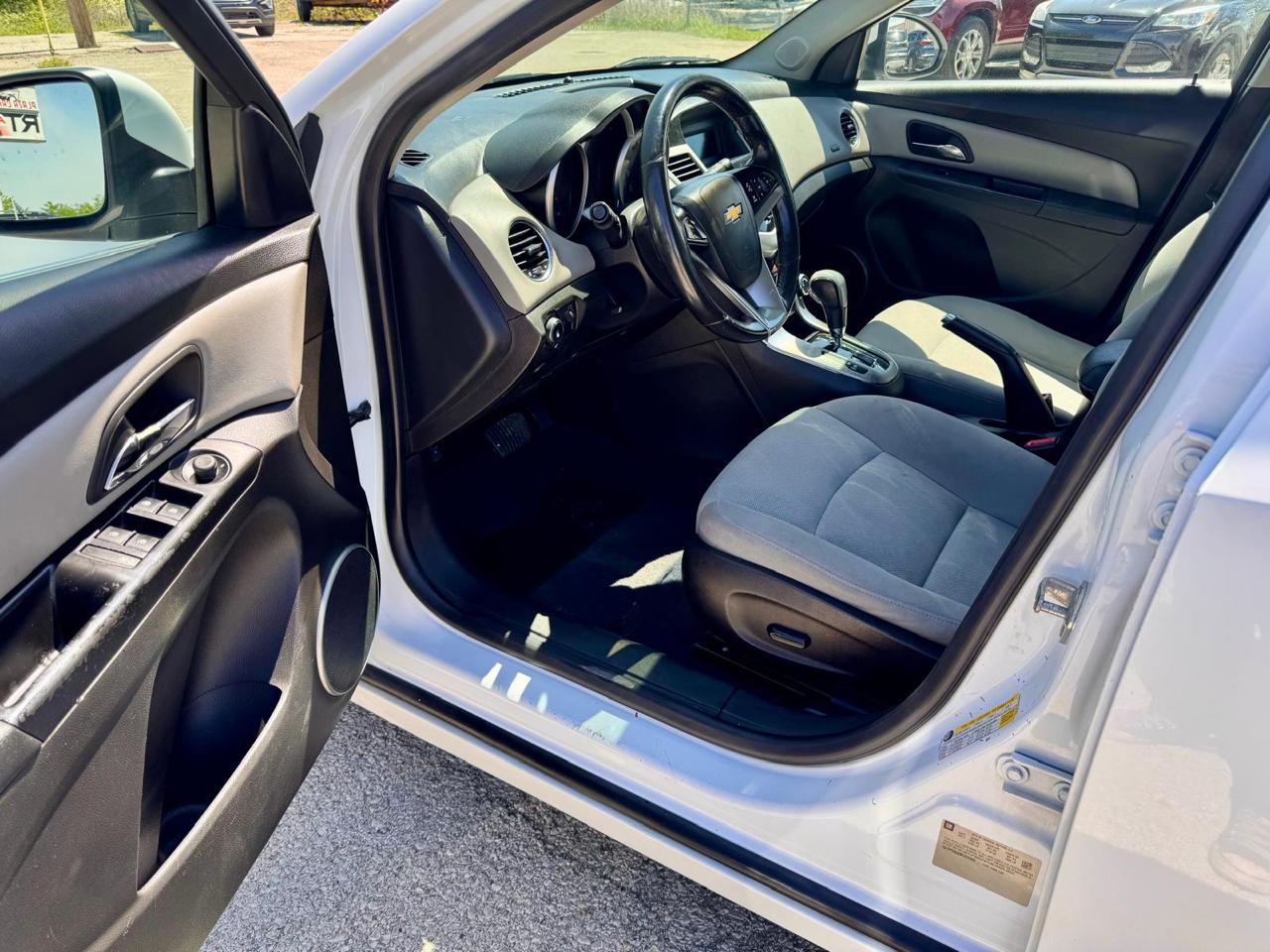 Chevrolet Cruze 4dr Sdn LT w/1LT 2011