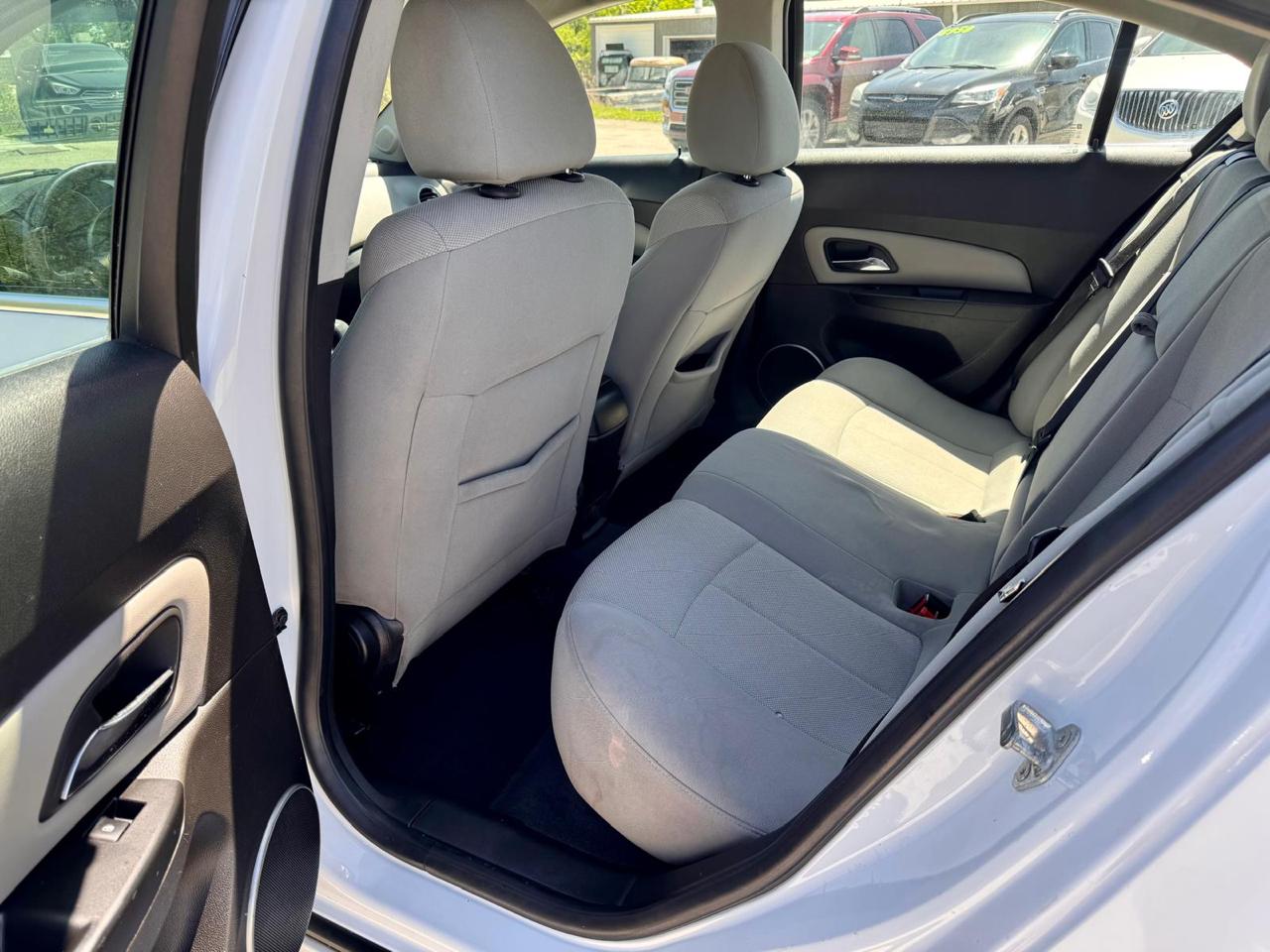 Chevrolet Cruze 4dr Sdn LT w/1LT 2011