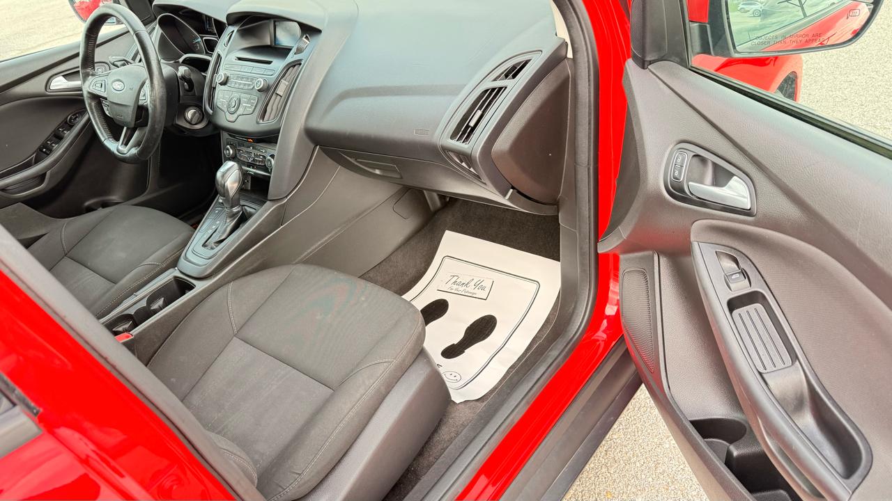 Ford Focus 4dr Sdn SE 2016