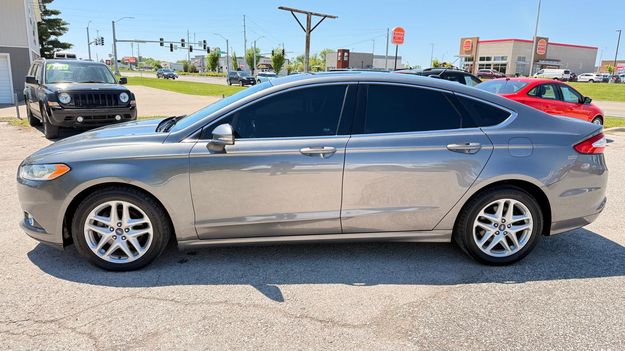 Ford Fusion 4dr Sdn I4 SE 2014