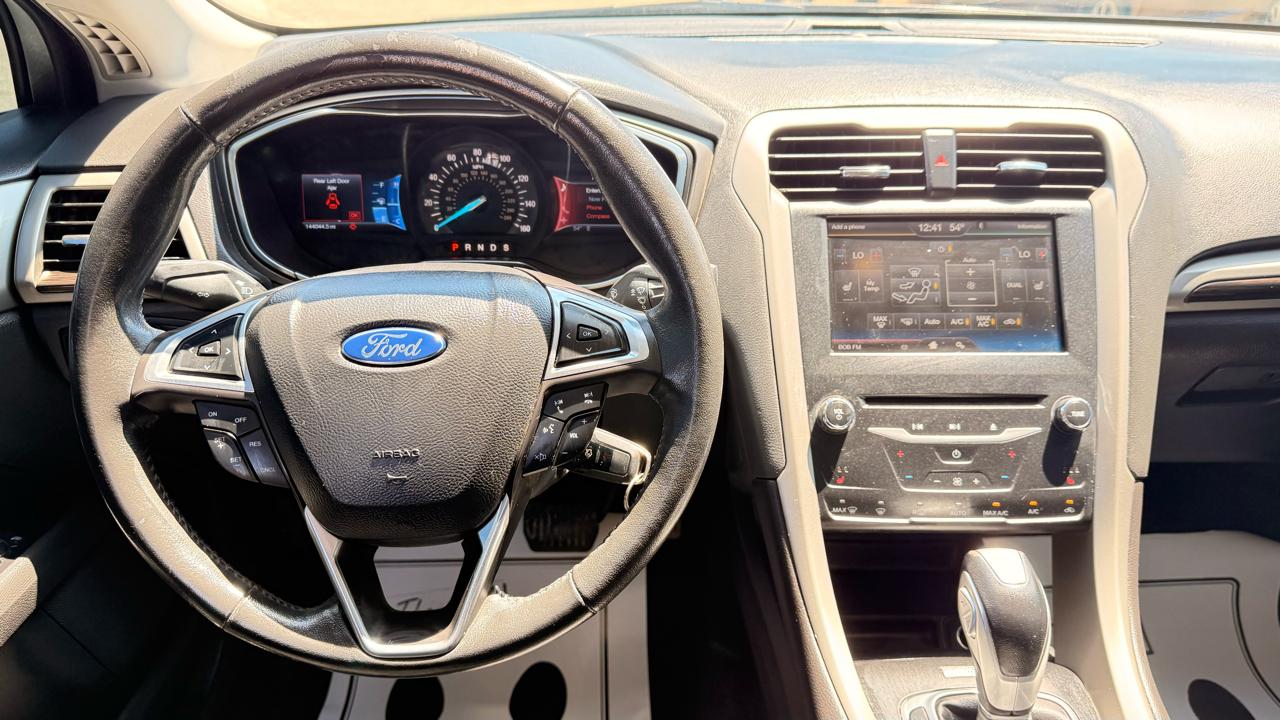 Ford Fusion 4dr Sdn I4 SE 2014