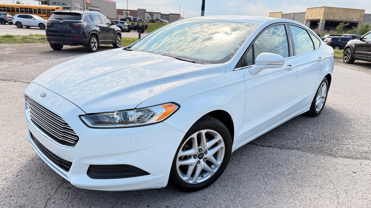 Ford Fusion 4dr Sdn I4 SE 2015
