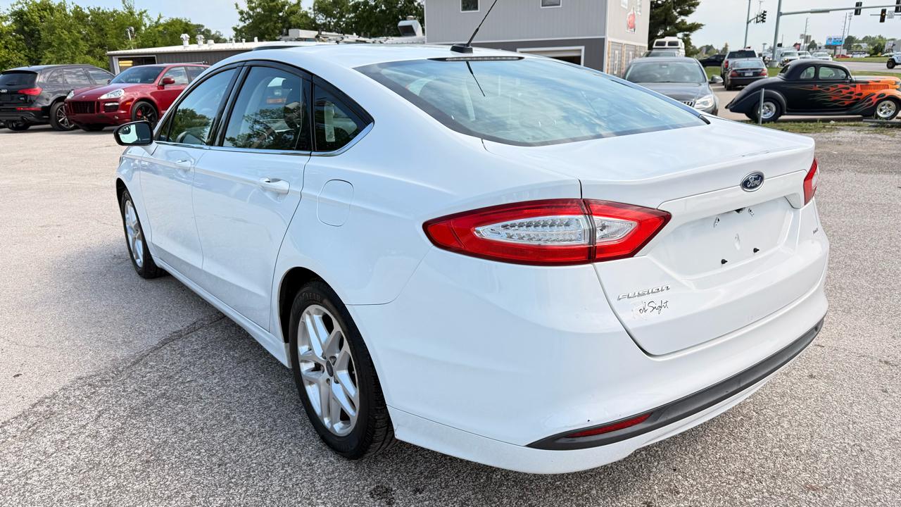 Ford Fusion 4dr Sdn I4 SE 2015