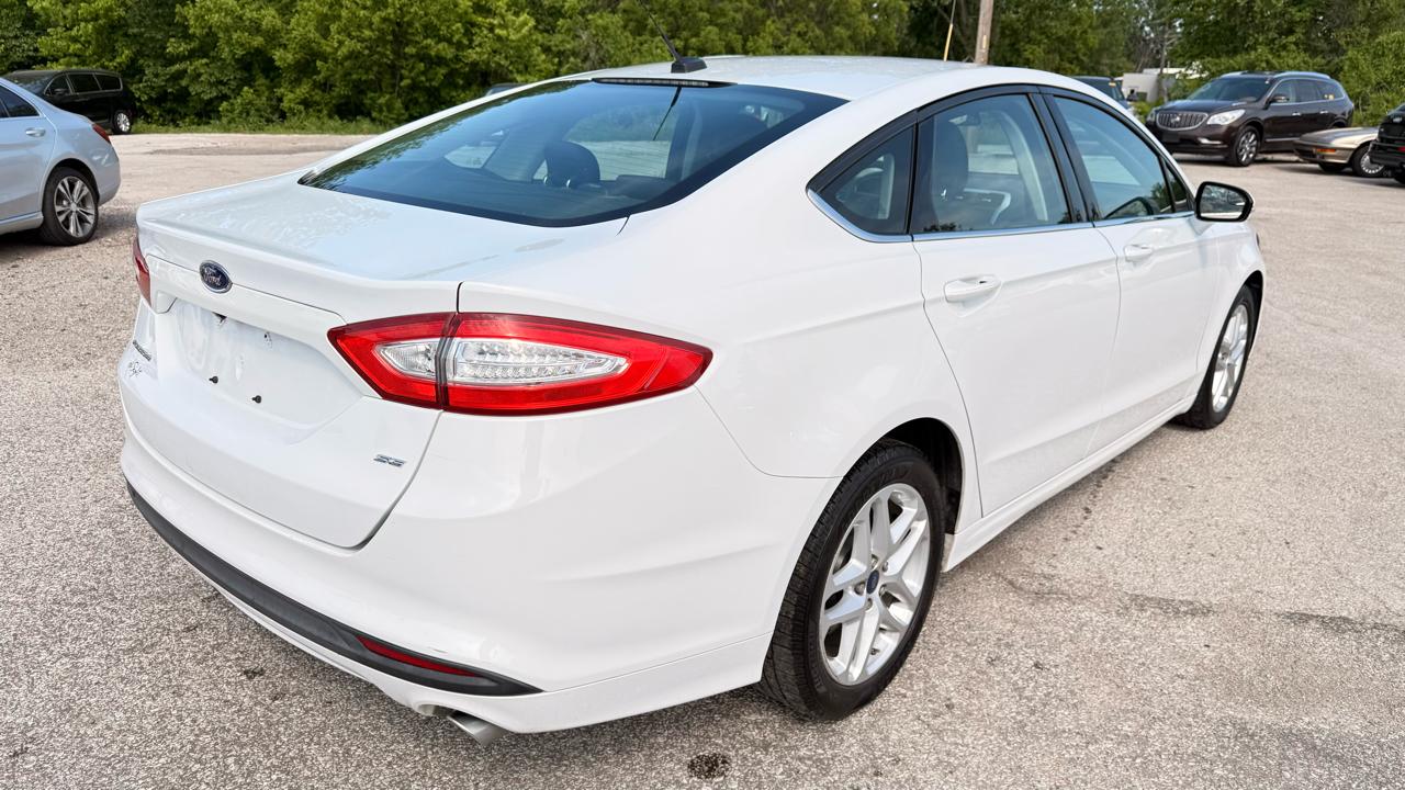 Ford Fusion 4dr Sdn I4 SE 2015
