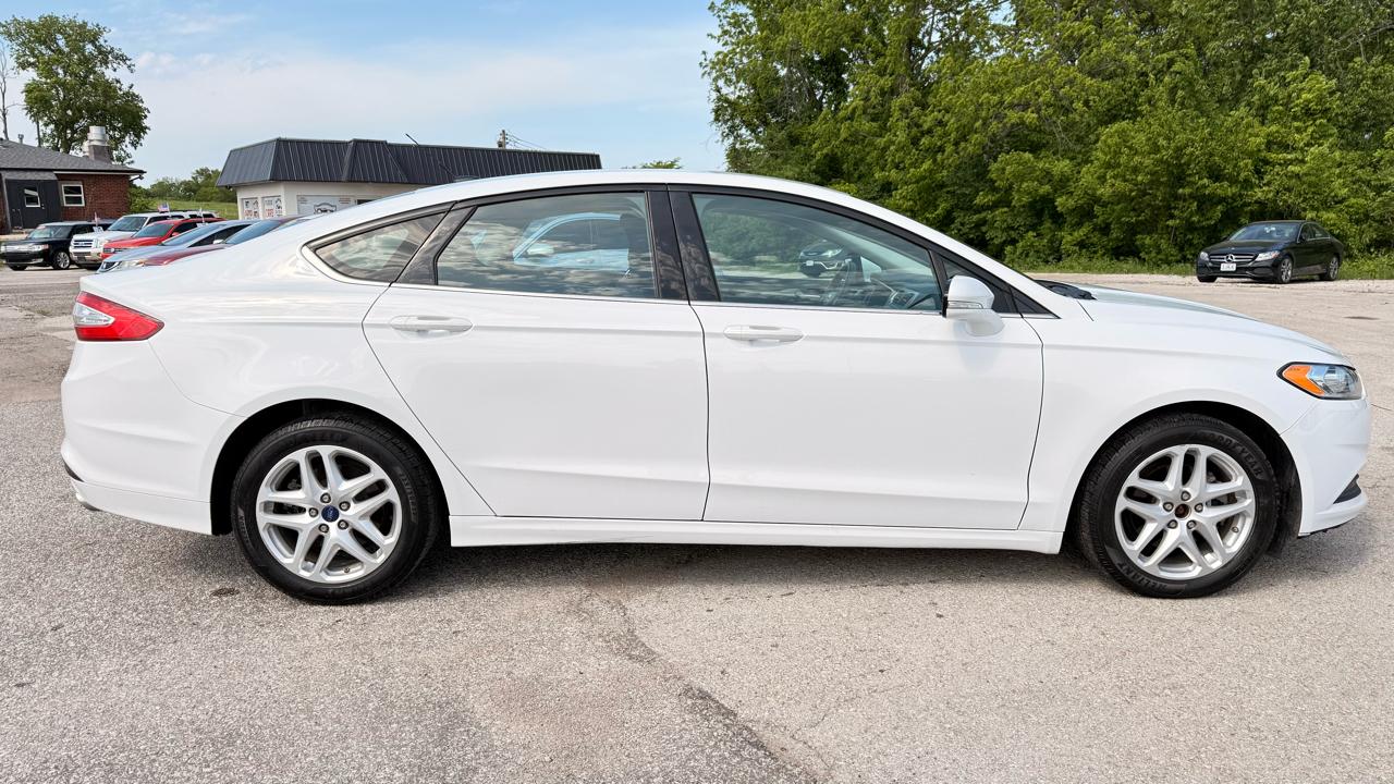 Ford Fusion 4dr Sdn I4 SE 2015