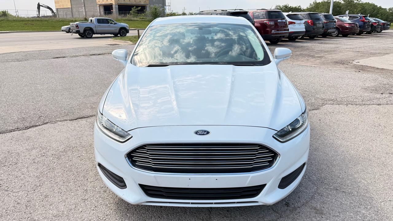 Ford Fusion 4dr Sdn I4 SE 2015