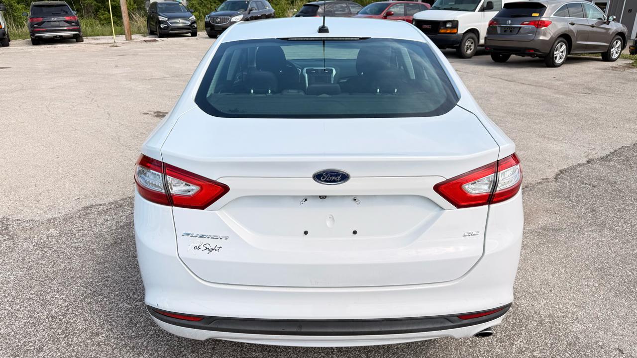 Ford Fusion 4dr Sdn I4 SE 2015