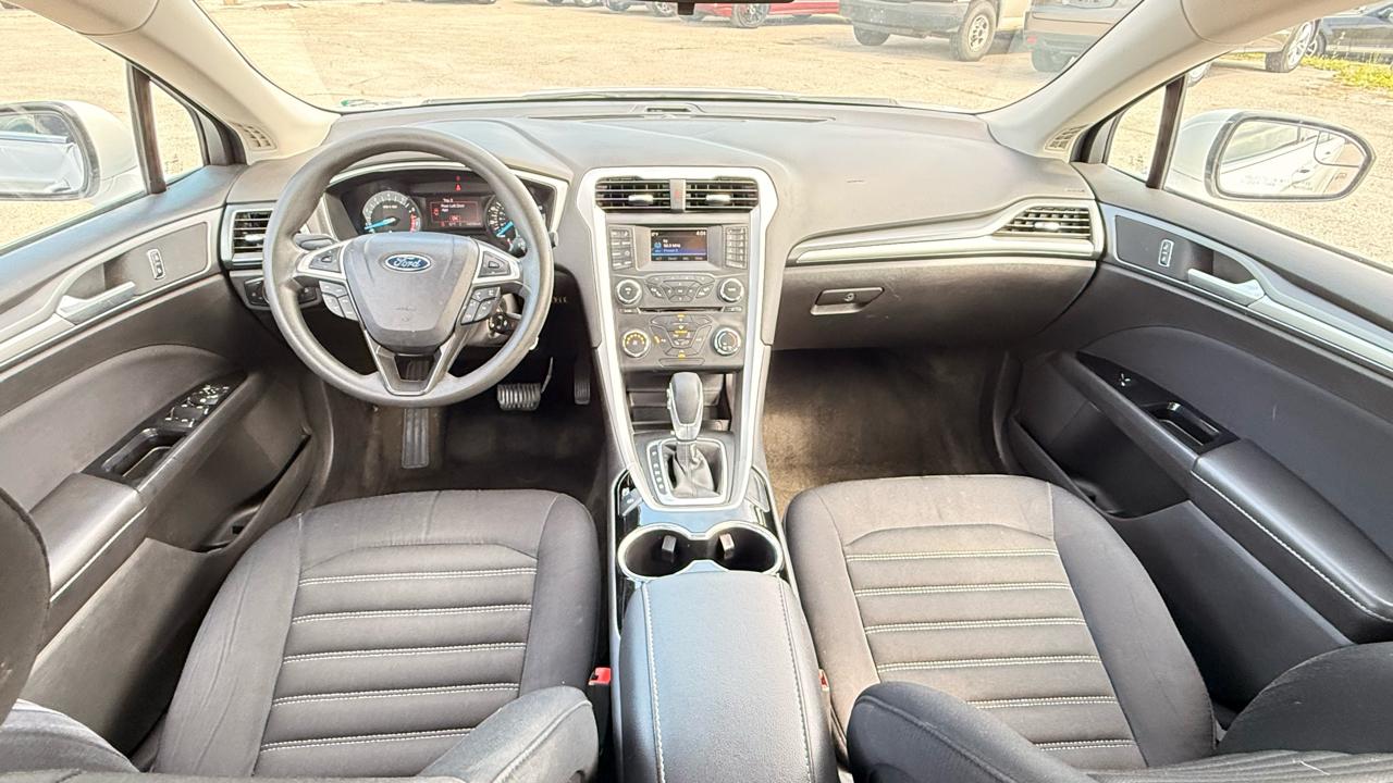 Ford Fusion 4dr Sdn I4 SE 2015