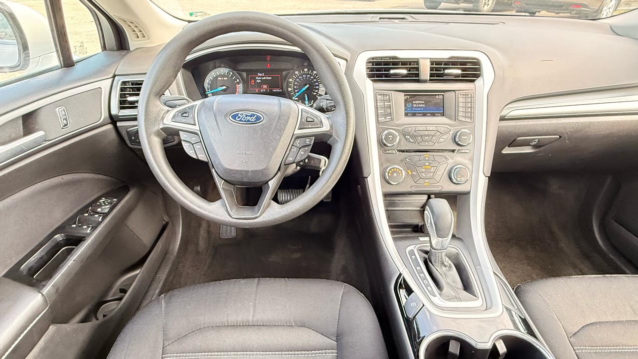 Ford Fusion 4dr Sdn I4 SE 2015