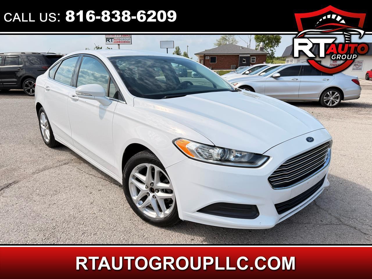2015 Ford Fusion SE FWD's photo