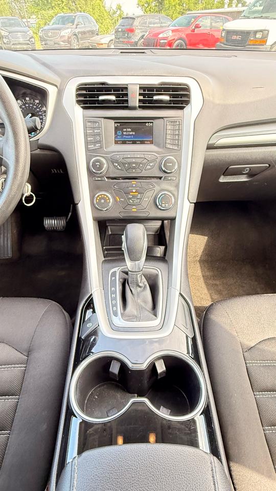 Ford Fusion 4dr Sdn I4 SE 2015