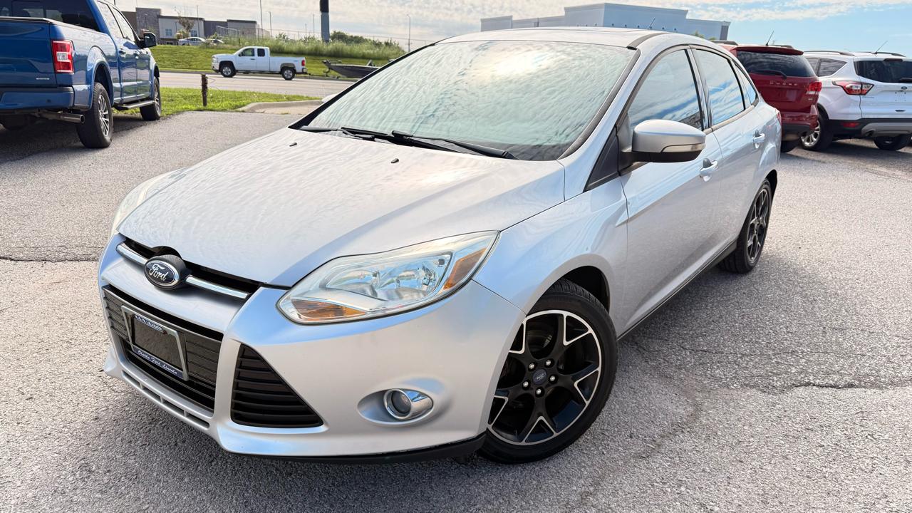 Ford Focus 4dr Sdn SE 2012